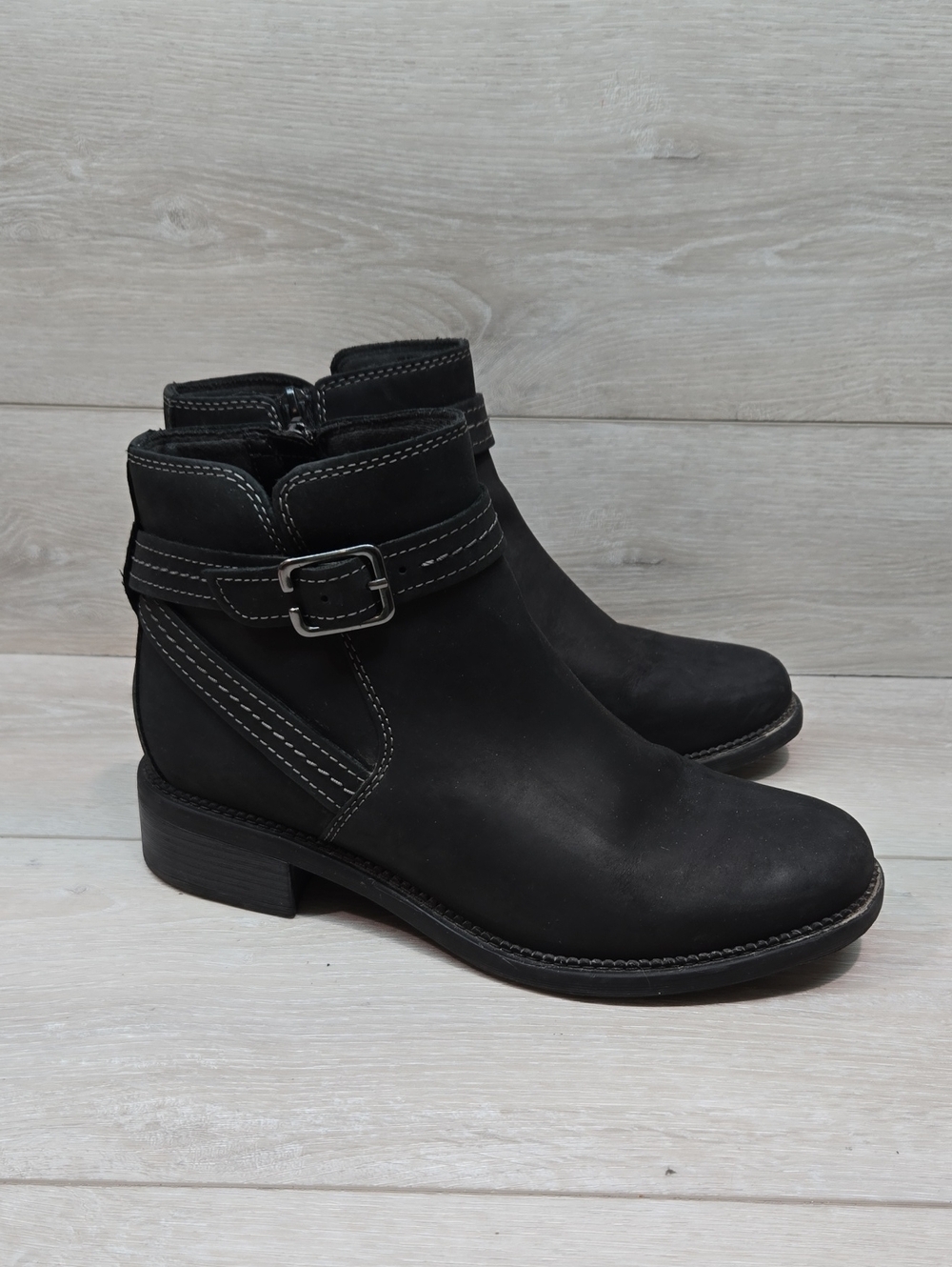 Clarks Collection Women's Black Buckle Ankle Boots -Classic Shoes Sz 10M
